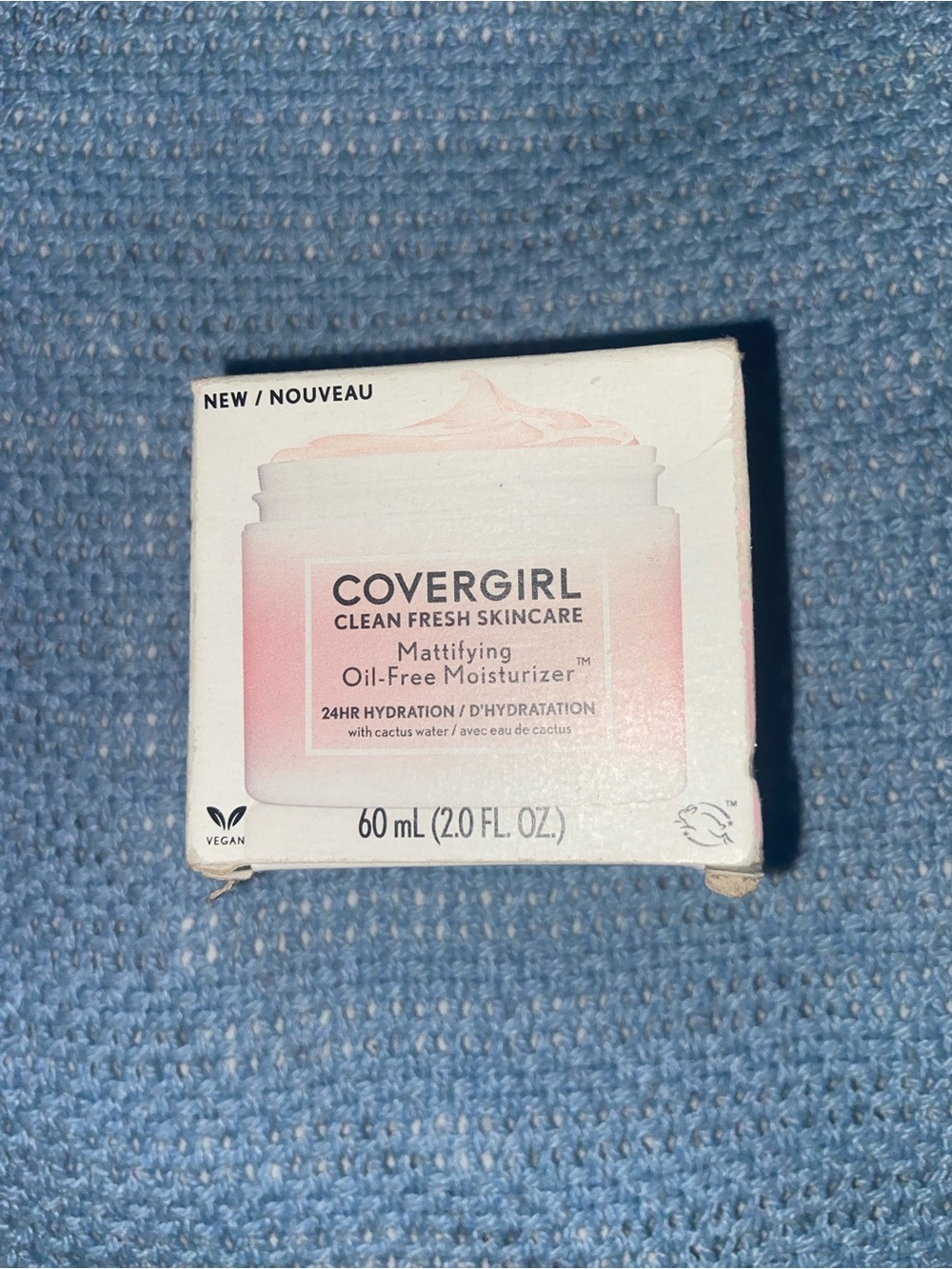 COVERGIRL Clean Fresh Skincare Mattifying Oil-Free Moisturizer - Pink